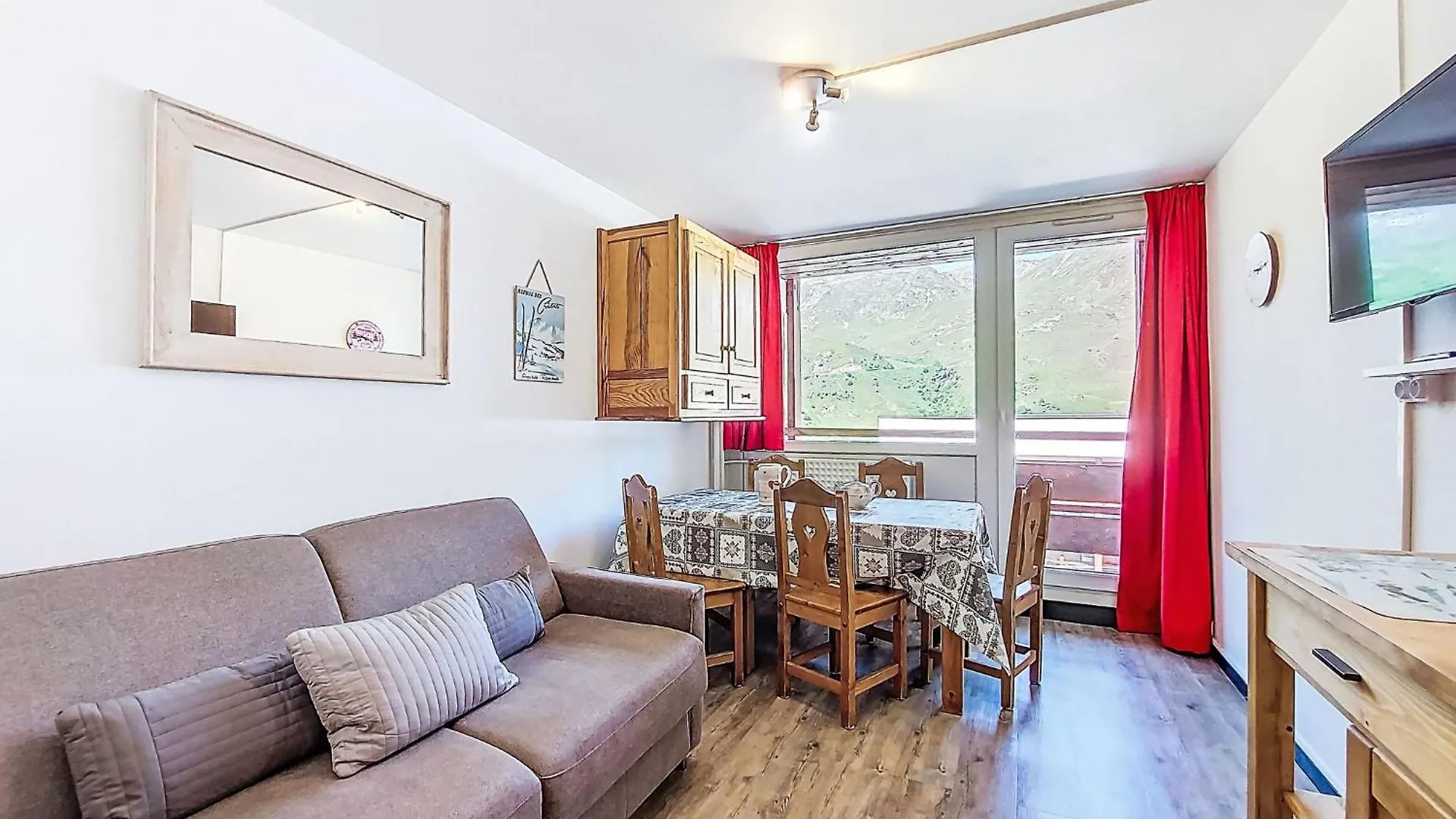 Apartment Les Lauzes C19 By Interhome Saint-Martin-de-Belleville
